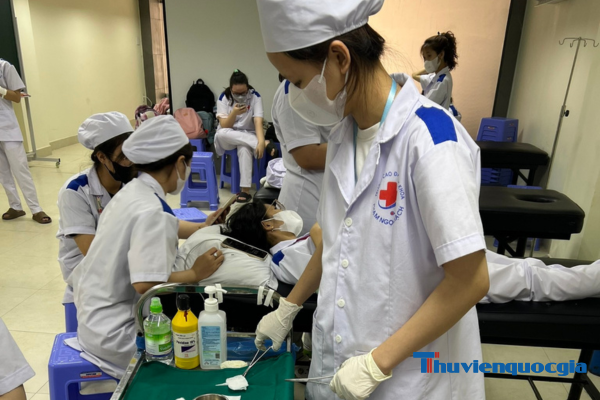 Trường Cao đẳng Y khoa Phạm Ngọc Thạch có chương trình học bài bản, học phí thấp và tạo cơ hội việc làm cho sinh viên